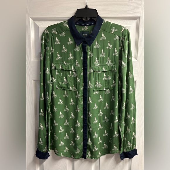 *SOLD* Maeve Anthropologie Bicycle Pattern Button Down Shirt Size 10 - Picture 2 of 5